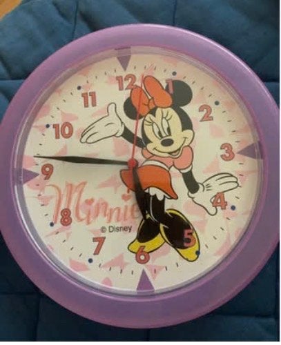 Minnie Mouse Wandklok - Paars - Disney, Analoog, Werkt op batterijen, Ophalen of Verzenden, Modern