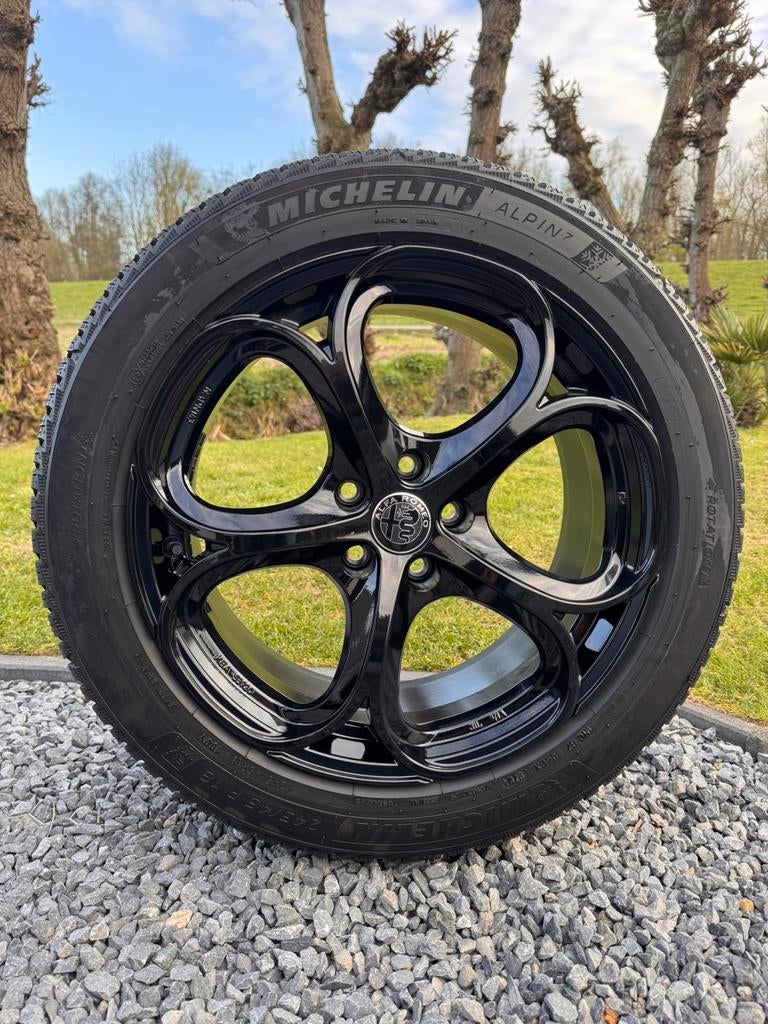 18 inch Alfa Romeo Tonale Winterbanden Michelin, Ophalen, 18 inch, Winterbanden, Banden en Velgen