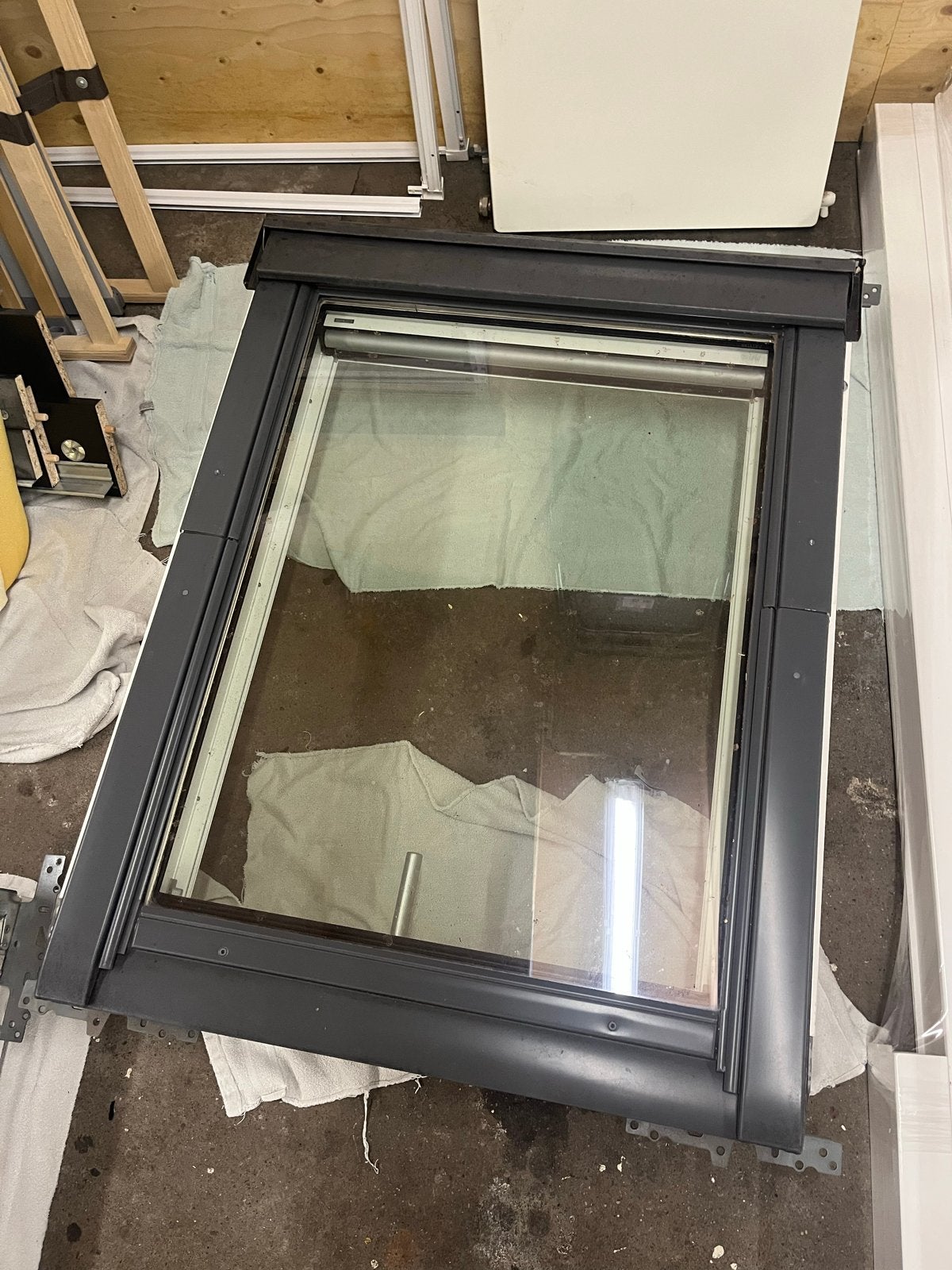 Velux MK04 dakraam 2022 met verduistering en hor, Ophalen, Minder dan 80 cm, 80 tot 120 cm, Zo goed als nieuw