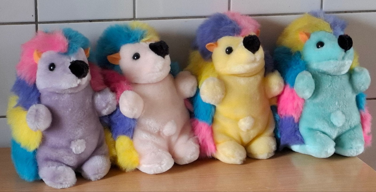 Egels. Knuffel.  Multicolour.  4 st.  22 cm., Ophalen, Overige merken, Overige karakters, Overige typen