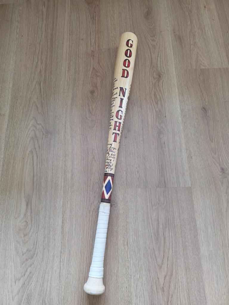 Harley Quinn Bat "Good Night" – Replica / Merchandise DC Com, Ophalen