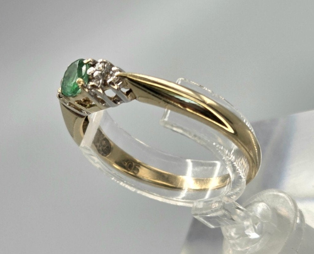 gouden Vintage ring edelsteen smaragd en diamanten. 2026/478, ., Ophalen of Verzenden, ., Met edelsteen
