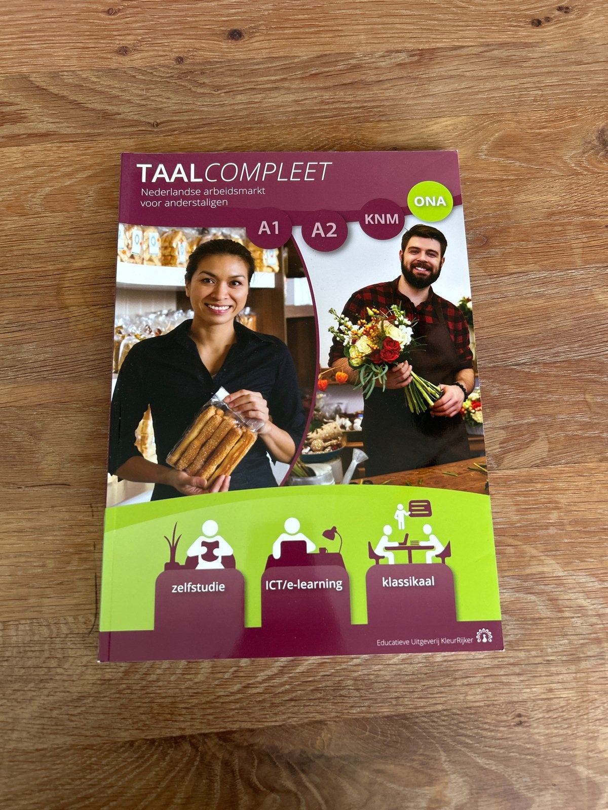 TAALCOMPLEET: Nederlands voor anderstaligen A1 A2 KNM ONA, Boeken, Ophalen of Verzenden, Alpha, Zo goed als nieuw, Overige niveaus