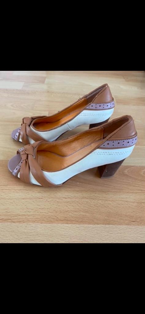 Sjieke pumps roze/wit maat 37: ZGAN, Pumps, Wit, Ophalen of Verzenden, Zo goed als nieuw