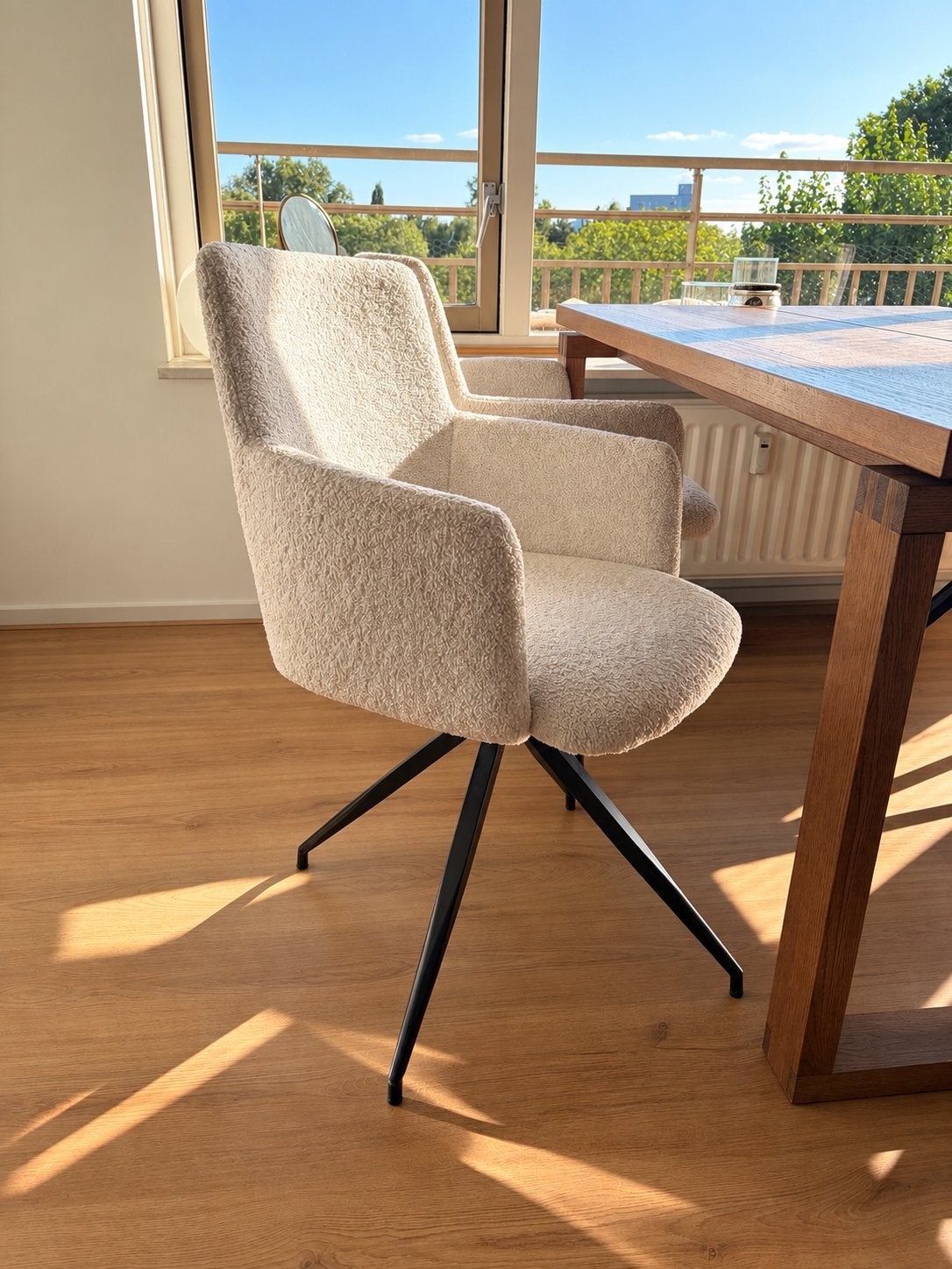 6 Witte Teddy Stof Draai Eetkamerstoelen van Zitmaxx, Wit, Ophalen of Verzenden, Zo goed als nieuw, Stof