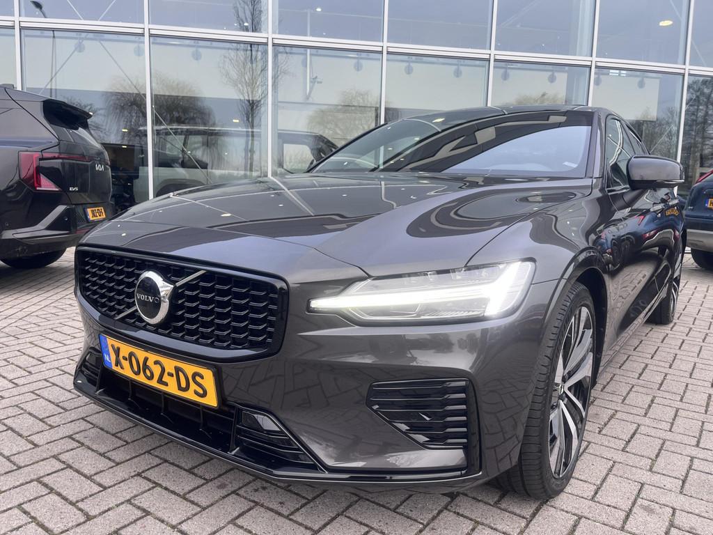 Volvo S60 Recharge T6 AWD Plus Dark | NL-AUTO | Harman & Kar, Stof, Gebruikt, Euro 6, 4 cilinders