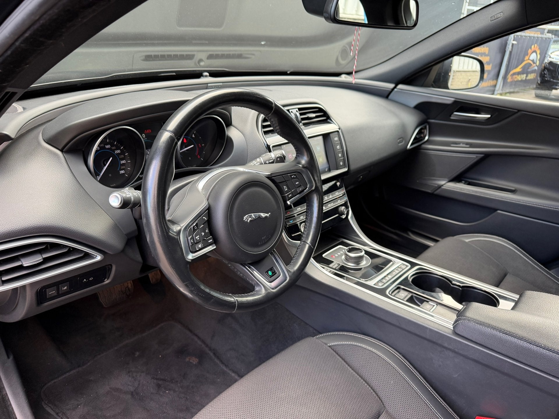 Jaguar XE 2.0 D R-Sport Automaat Camera Navi, Auto's, Automaat, Achterwielaandrijving, 4 cilinders, 1465 kg