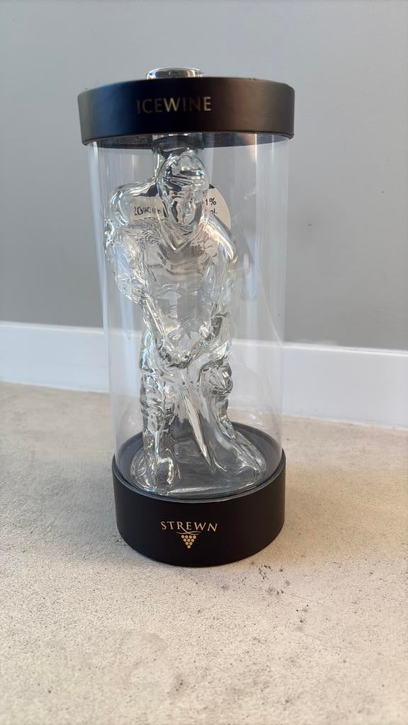 Ice Hockey Player Strewn Vidal Icewine ( lege fles)., Ophalen of Verzenden, Zo goed als nieuw, Overige gebieden, Overige typen