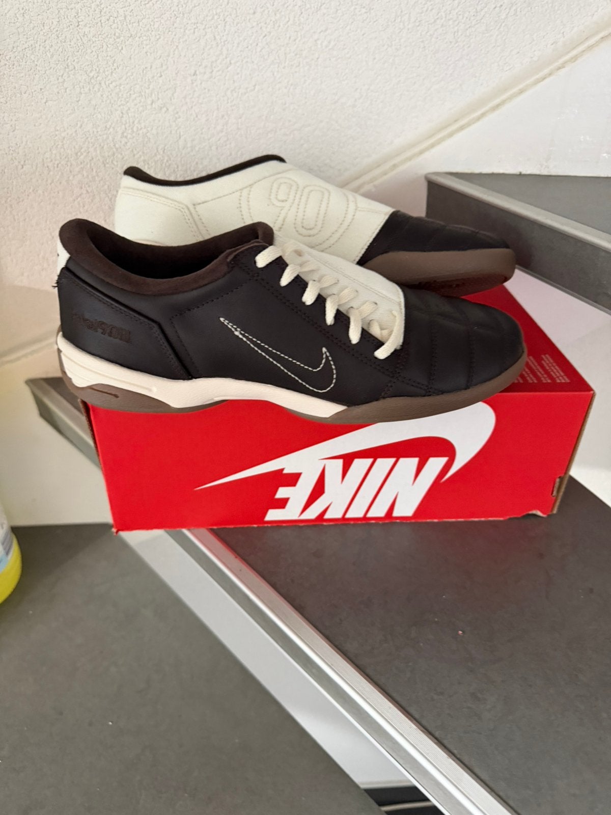 Te koop nieuw paar nike total 90 in maat 42,5 (42.5) voetbal, Overige kleuren, Nieuw, Ophalen of Verzenden, Sneakers of Gympen