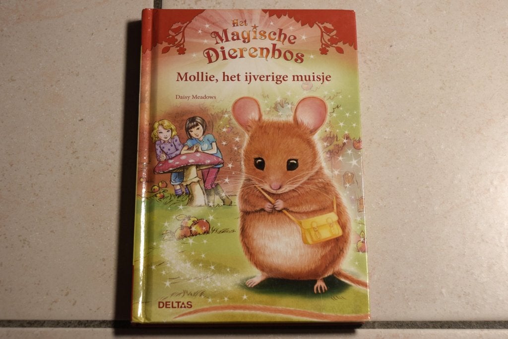 Magische dierenbos Mollie, het ijverige muisje Daisy Meadows, Ophalen of Verzenden, Gelezen, Fictie algemeen