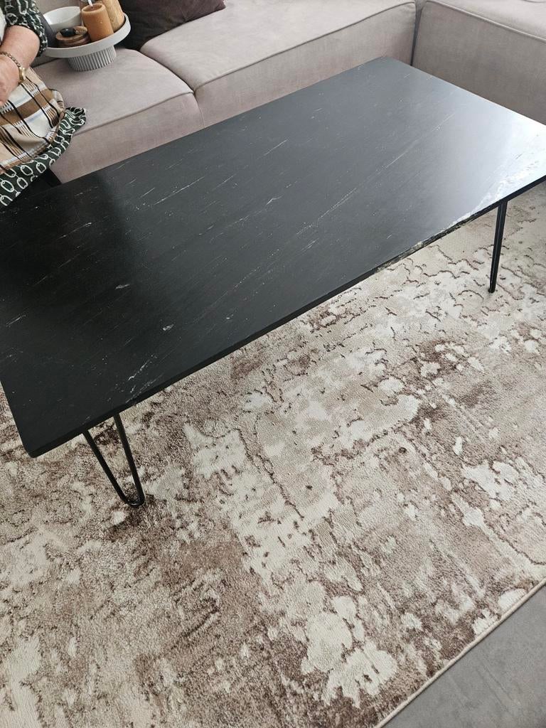 Stijlvolle salon tafel met marmerlook blad en hairpin poten, Gebruikt, 100 tot 150 cm, Overige materialen, Minder dan 50 cm