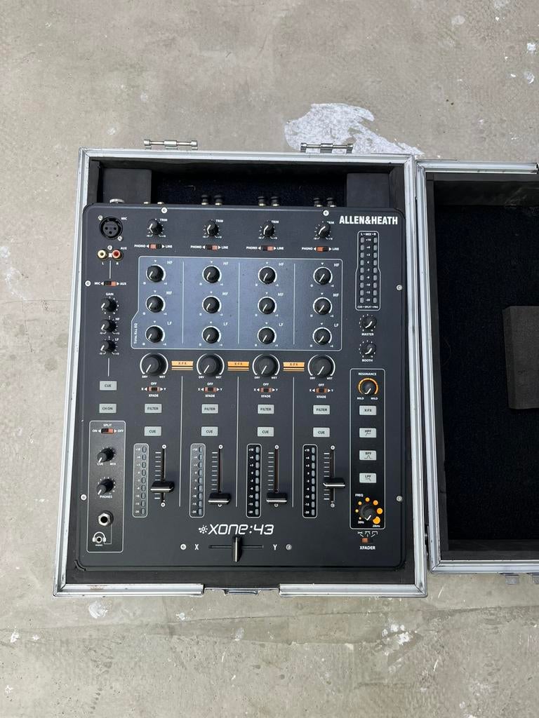 Xone 43 DJ mixer van Allen & Heath, Muziek en Instrumenten, Mengpanelen, Ophalen of Verzenden, Zo goed als nieuw, Minder dan 5 kanalen