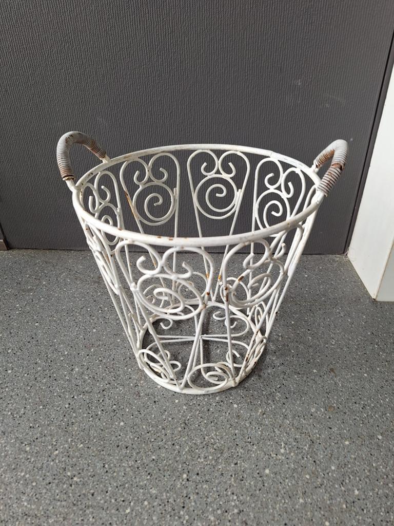 Brocante smeedijzeren mand, Ophalen