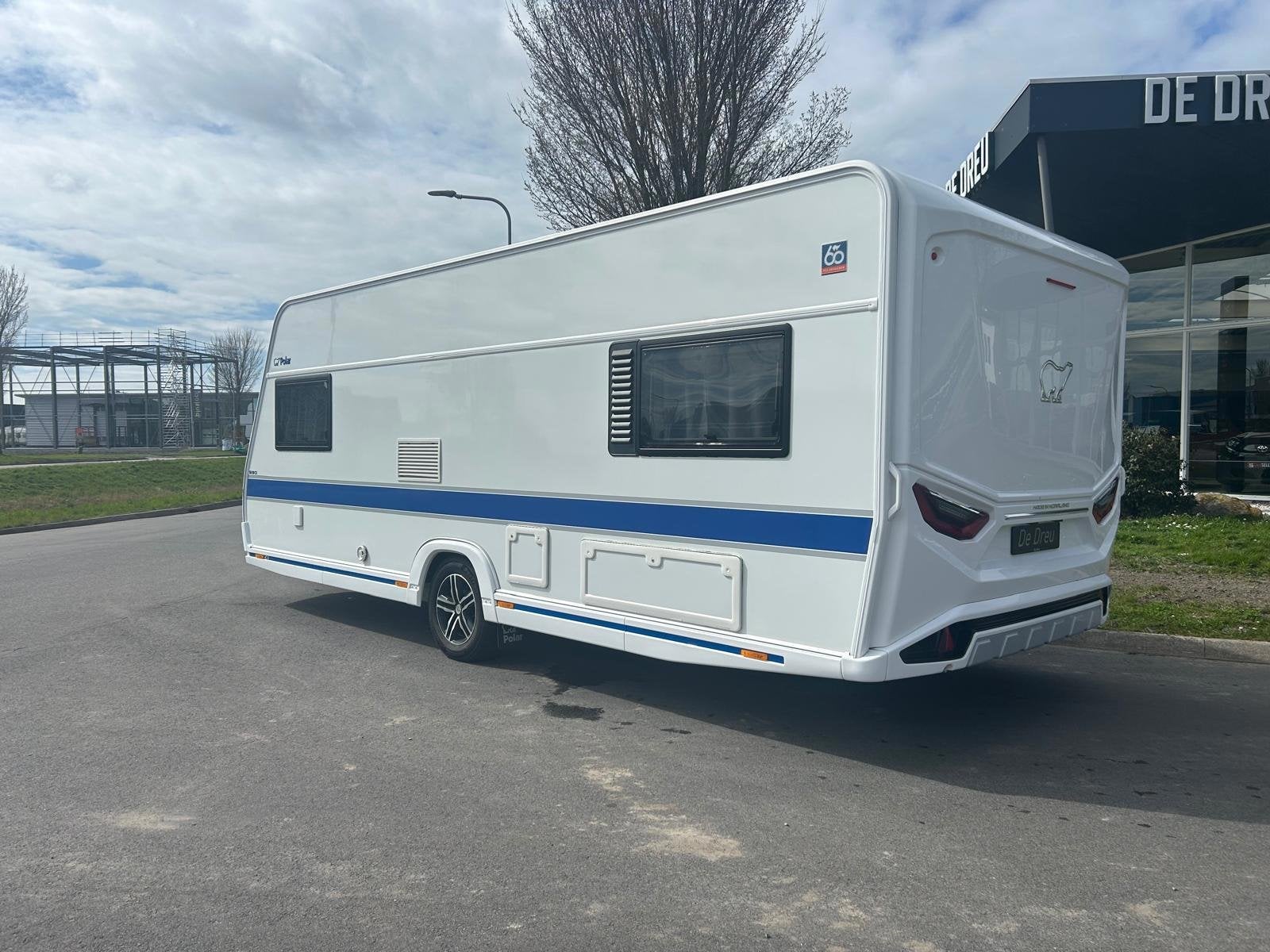 Polar Blueline 590 S | enkele bedden | ALDE vloerverwarming, Storgatan 52
917 82   Dorotea, 7 tot 8 meter, Bedrijf, Info@soliferpolar.com