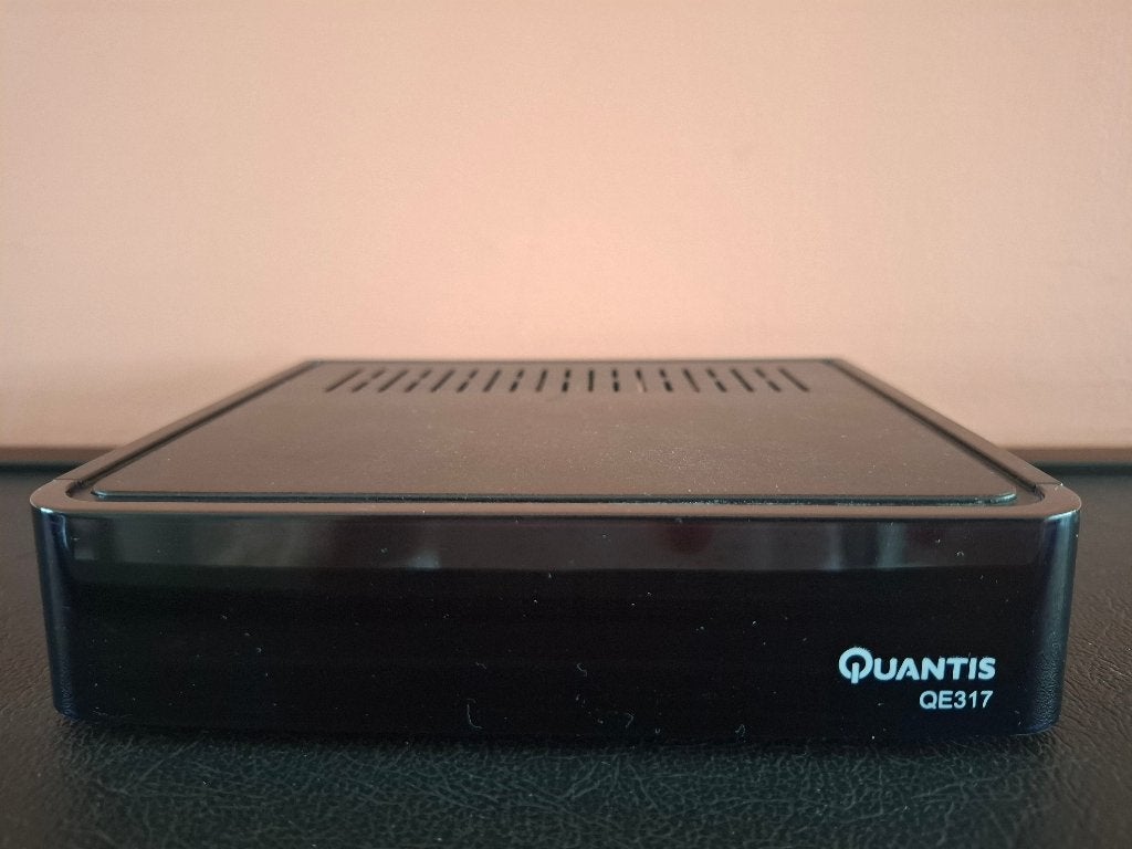 Quantis QE317 digitale radiotuner, Ophalen of Verzenden, Zo goed als nieuw