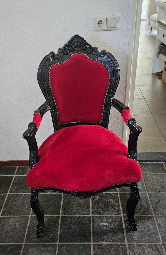 Mooie stoel in barokstijl met rood fluweel, Ophalen