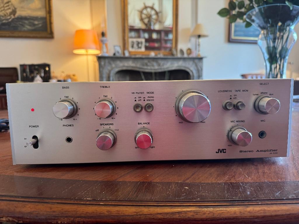 JVC Vintage éérste Solid State Silver versterker (310, 1973), Gebruikt, JVC, Ophalen of Verzenden, 120 watt of meer
