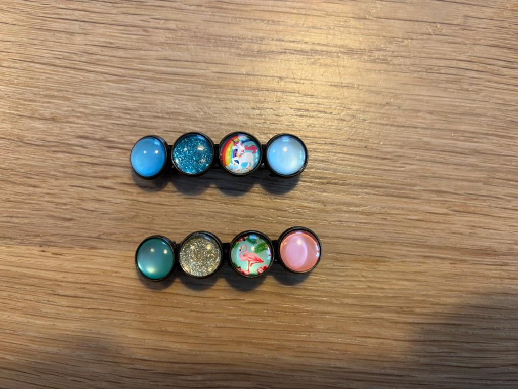 2 hele mooie gekleurde haarclipjes - haarspeldjes, Ophalen of Verzenden, Zo goed als nieuw, Overige kleuren