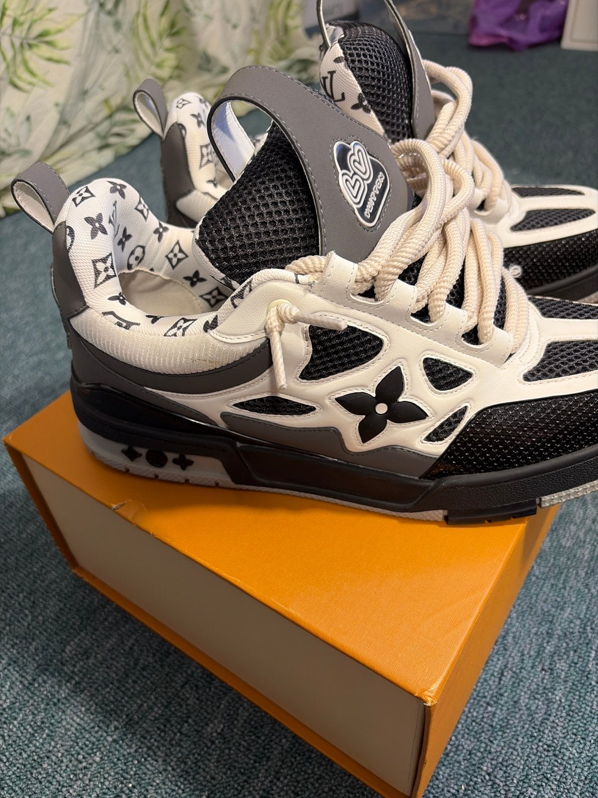 Louis Vuitton LV Skate Sneaker - Zo goed als nieuw, Overige kleuren, Ophalen of Verzenden, Sneakers of Gympen, Zo goed als nieuw