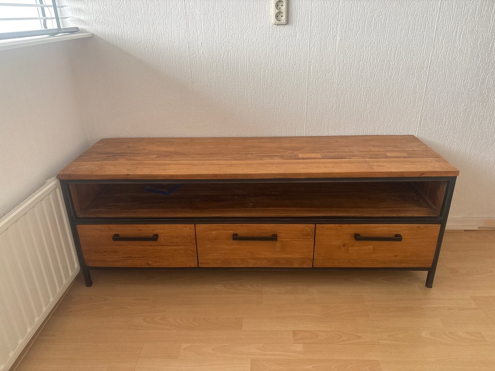 Robuust TV-meubel pronto, gratis afhalen, Ophalen, Gebruikt, 150 tot 200 cm, Minder dan 100 cm
