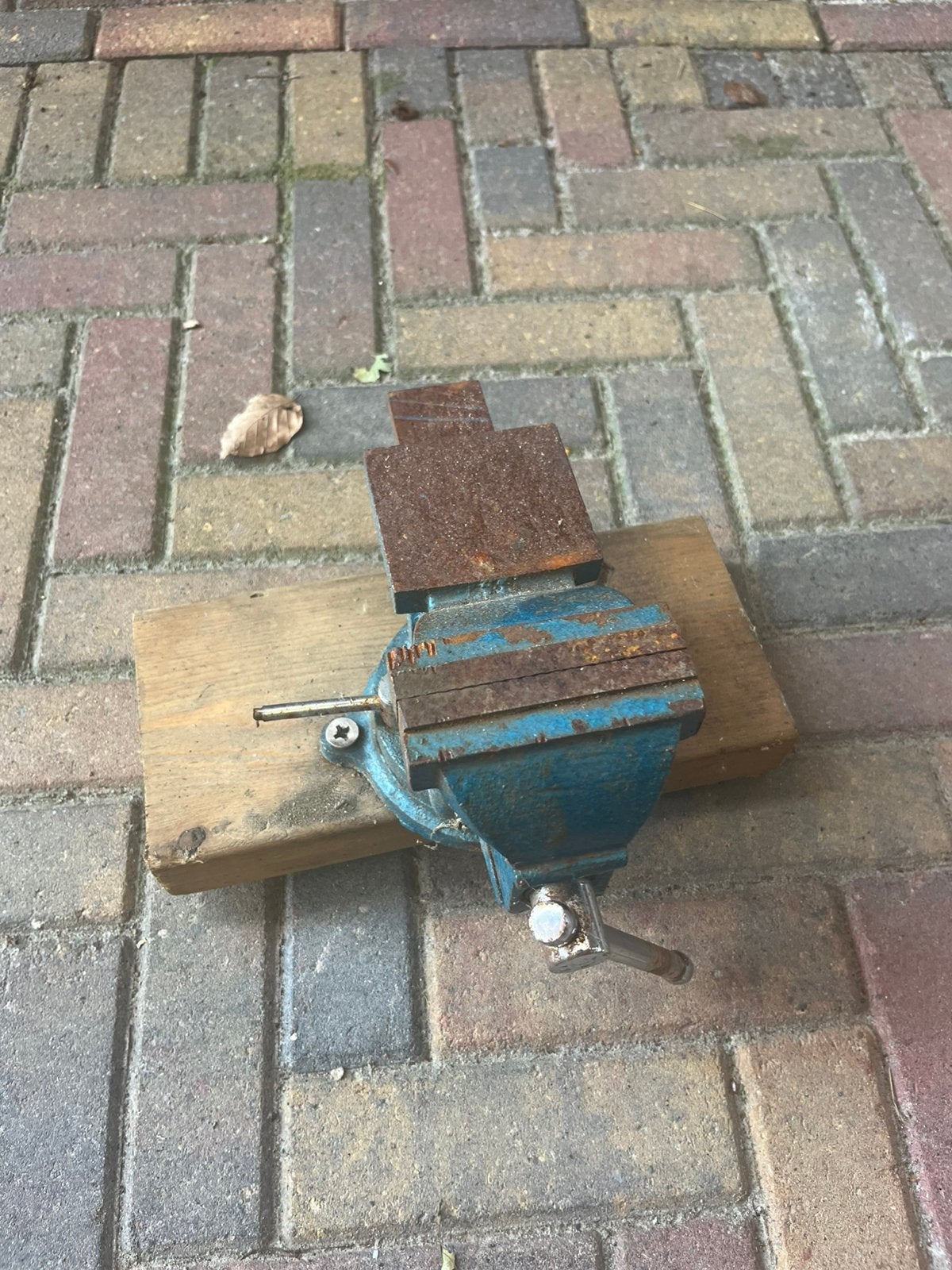 Bankschroef 10 cm, Doe-het-zelf en Verbouw, Gereedschap | Handgereedschap, Ophalen of Verzenden, Gebruikt, Bankschroef