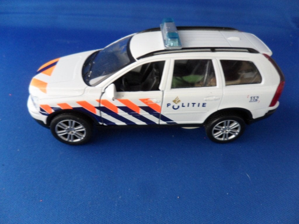 Volvo XC90 Politie schaalmodel - Zo goed als nieuw    1:34, Hobby en Vrije tijd, Ophalen of Verzenden, Zo goed als nieuw, Auto