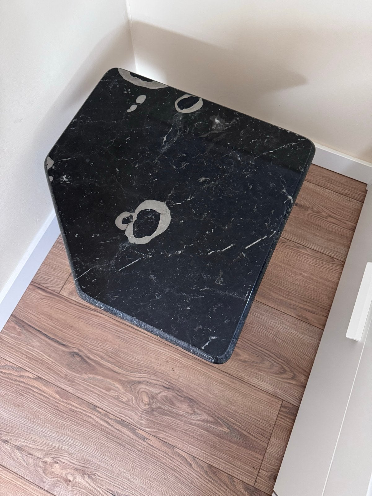 Zwarte marmeren salontafel, Ophalen, Minder dan 55 cm, Zo goed als nieuw, Overige vormen