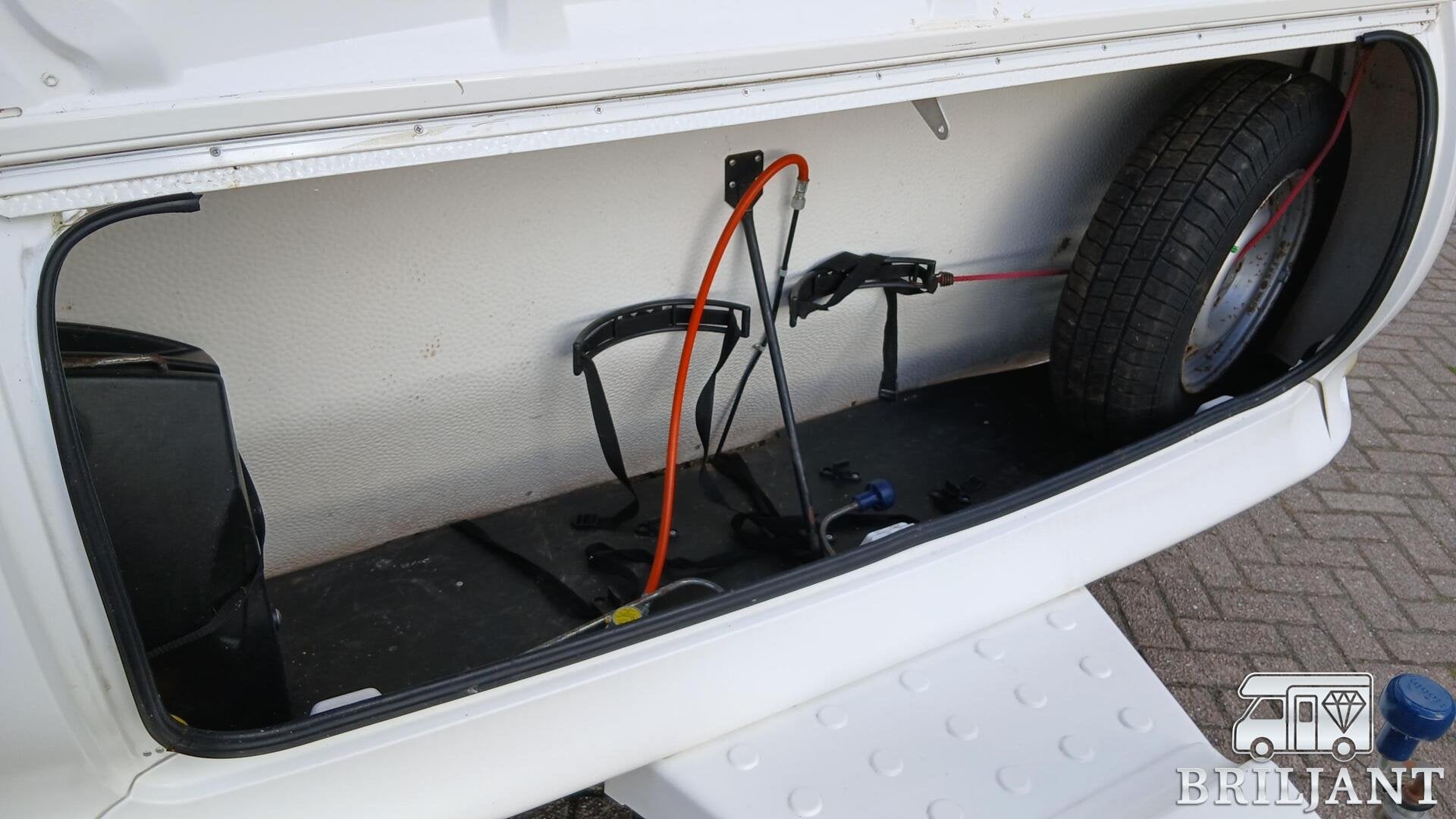Hobby 560 UFE caravan fransbed/rondzit, Caravans en Kamperen, Hobby, 7 tot 8 meter, Bedrijf, 1500 - 2000 kg