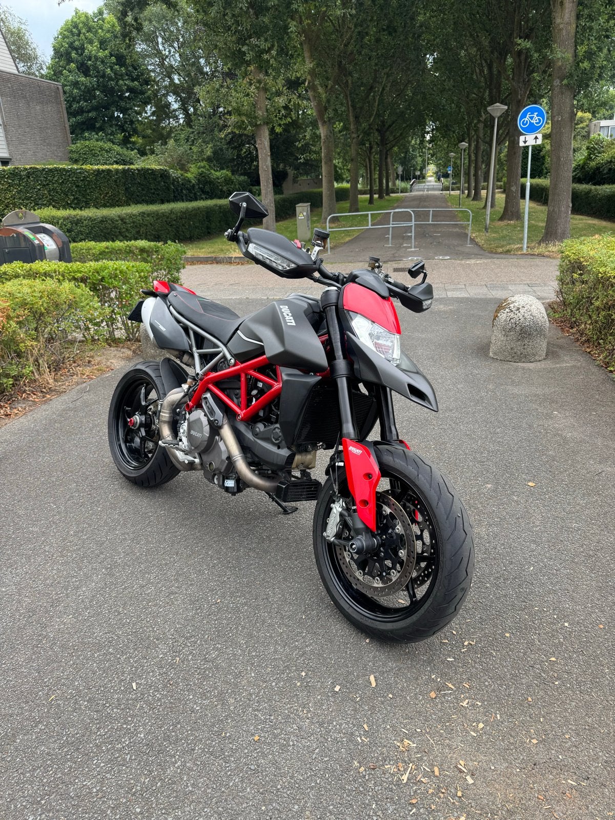 Ducati Hypermotard 950 l DQS l 16.734km l SP Connect, Motoren, 2 cilinders, Traction Control, Motorrijbewijs A, Gebruikt