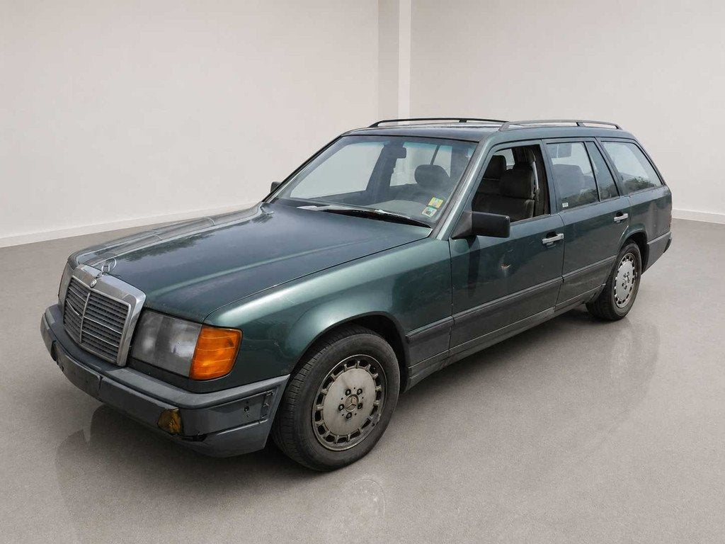 1988 Mercedes-Benz 300 TDT | German Classic Estate Car, Auto's, Oldtimers, Overige carrosserieën, Mercedes-Benz, Bedrijf, Diesel