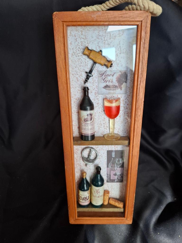 Wijnfles kistje met kijkkast diorama wijn-thema, Ophalen of Verzenden, Gebruikt
