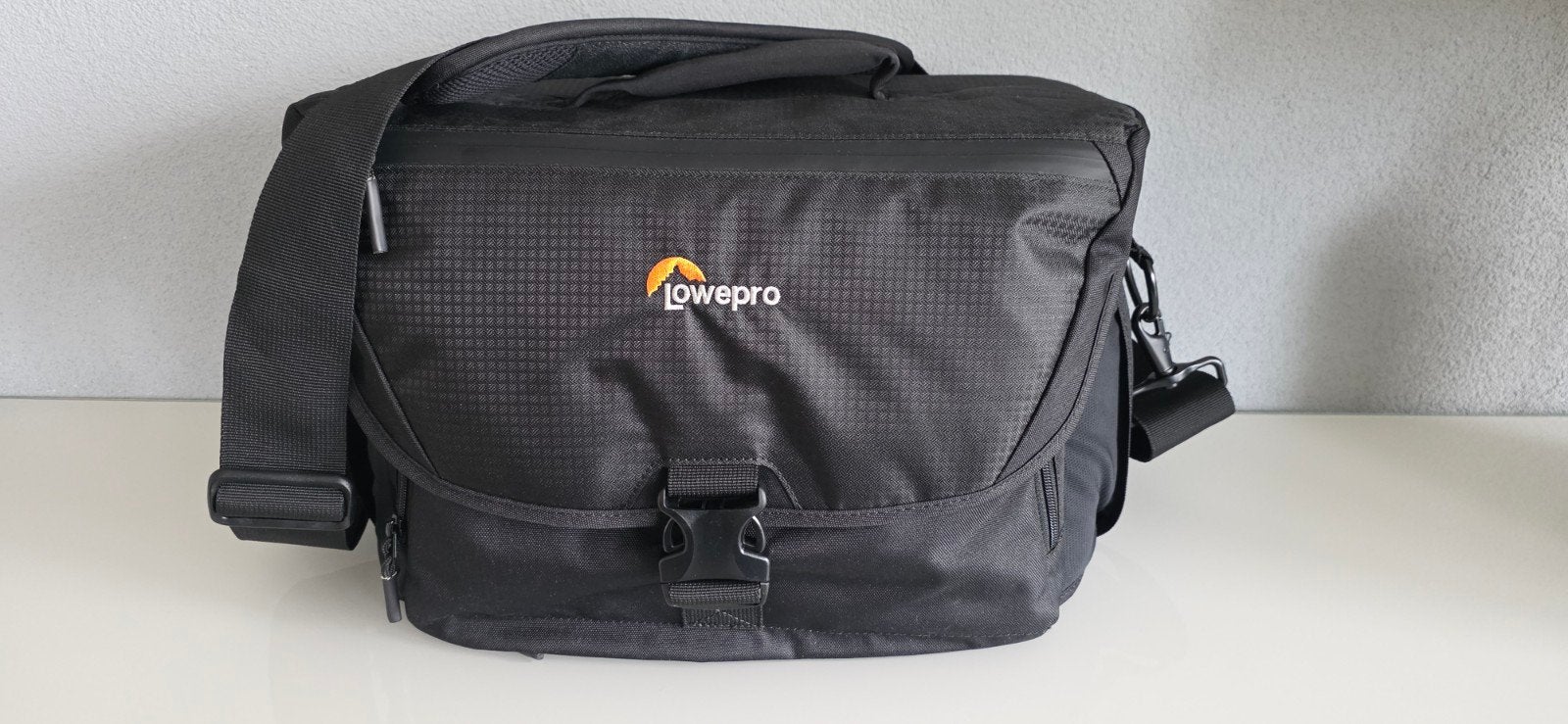 Lowepro Nova AW II fototas, Audio, Tv en Foto, Fotografie | Fototassen, Ophalen, Lowepro, Zijvakken, Nieuw