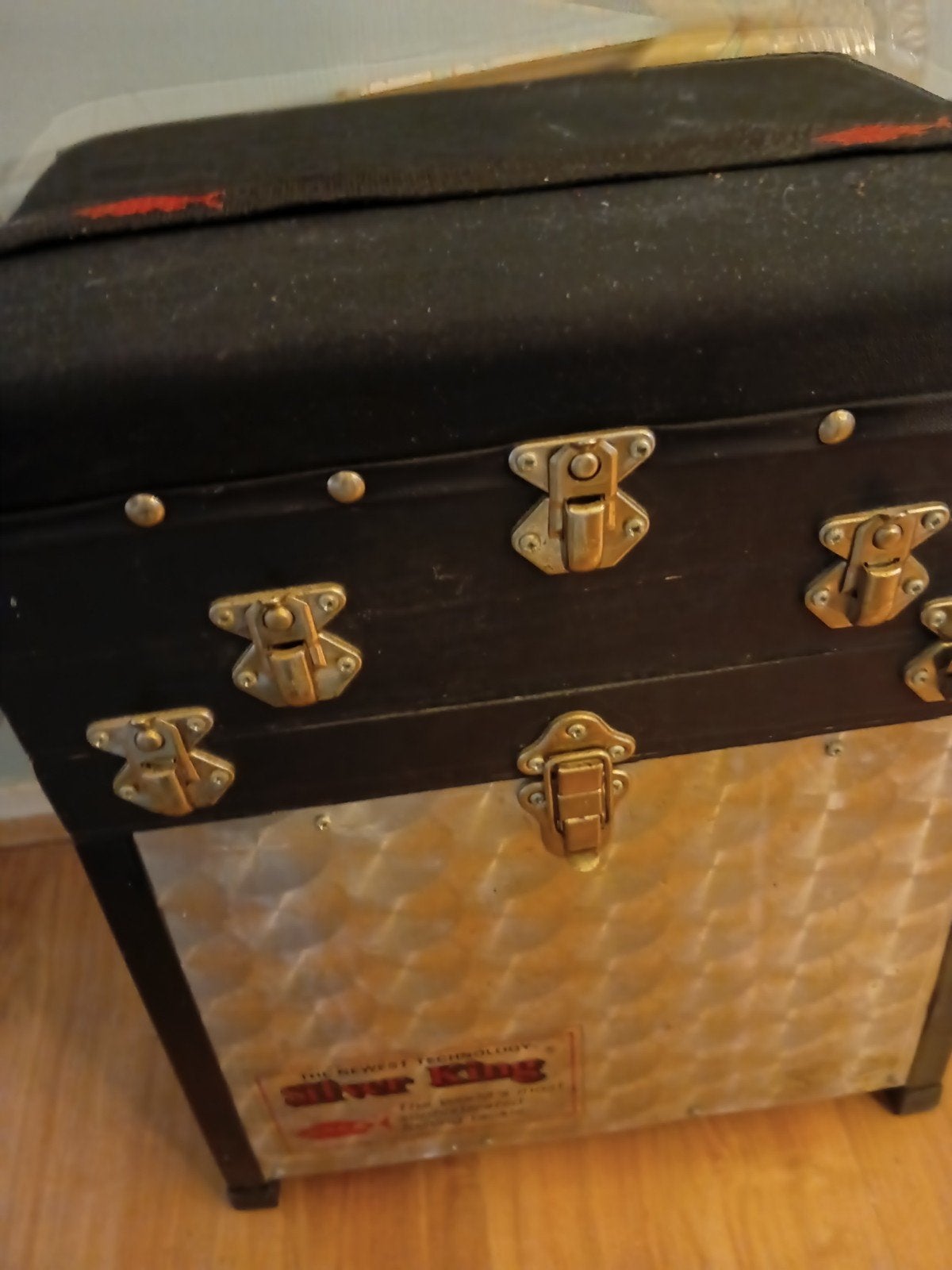viskoffer met 3 lade mrt vis dpullen inclusief, Ophalen of Verzenden, Koffer of Tas