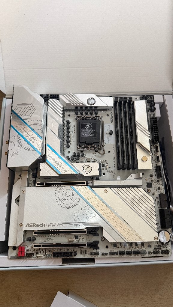 ASRock Z890 Taichi AQUA aangeboden, LGA 1851, Ophalen of Verzenden, Zo goed als nieuw, DDR5