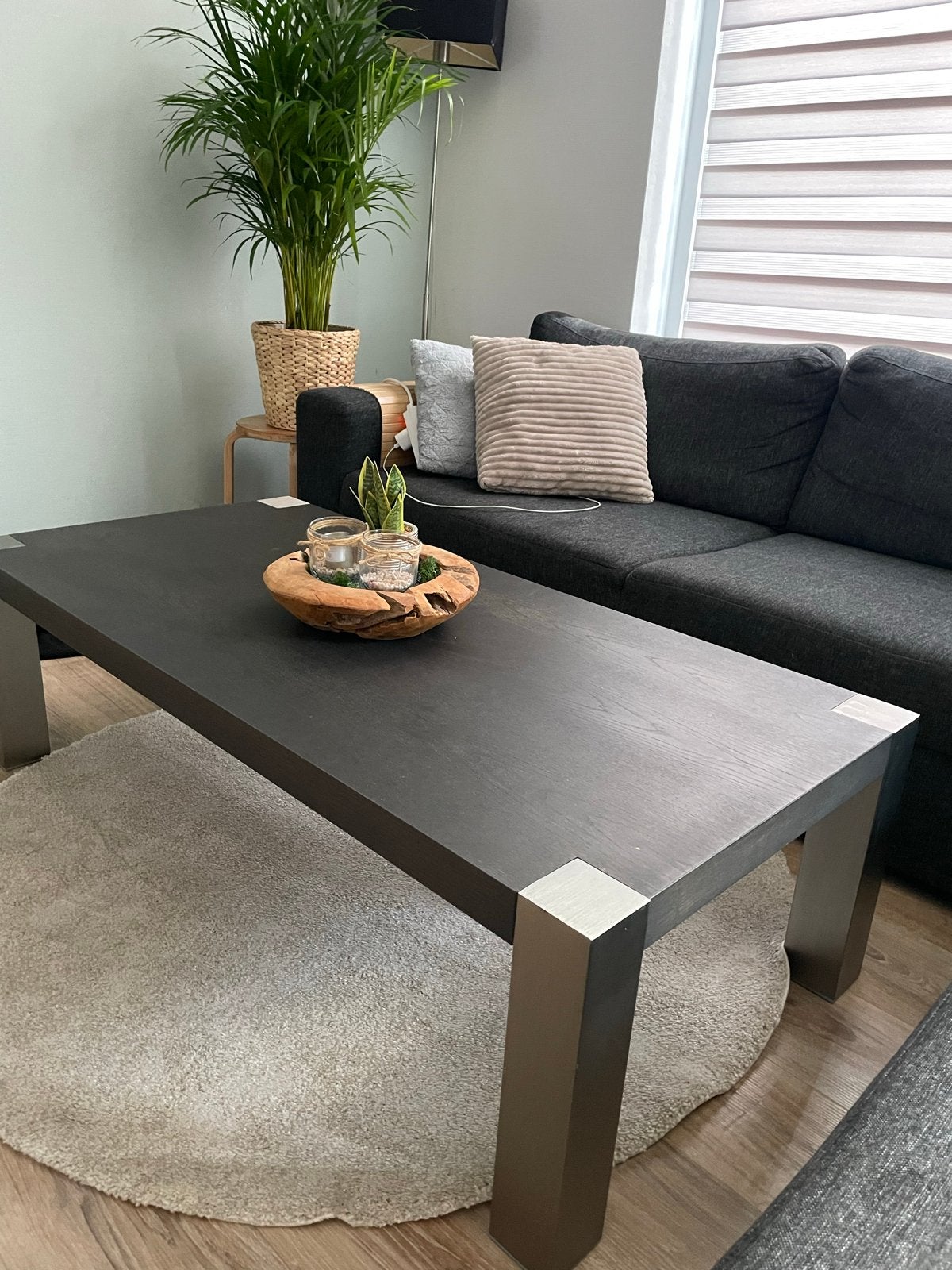 Moderne salontafel, donker hout met metalen poten, Huis en Inrichting, Tafels | Salontafels, Ophalen, Gebruikt, 100 tot 150 cm