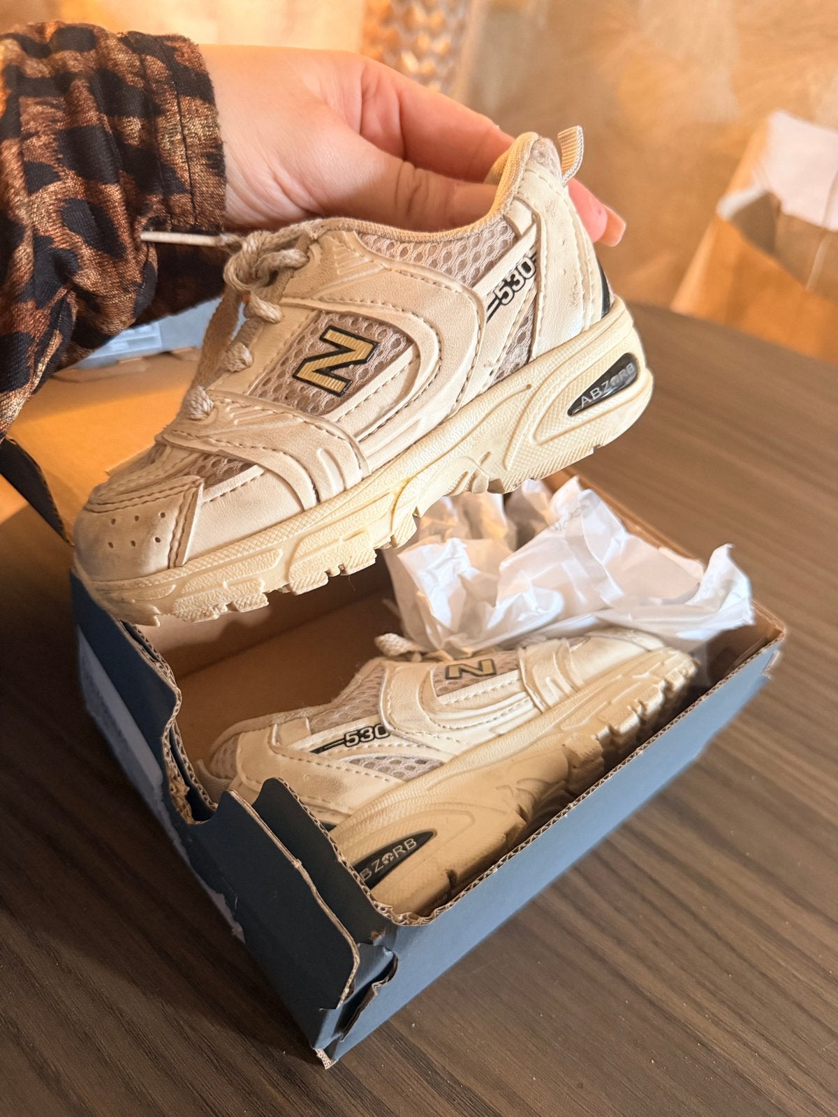 New Balance sneakers maat 24 met doos, Ophalen of Verzenden, Zo goed als nieuw, Meisje, Schoenen