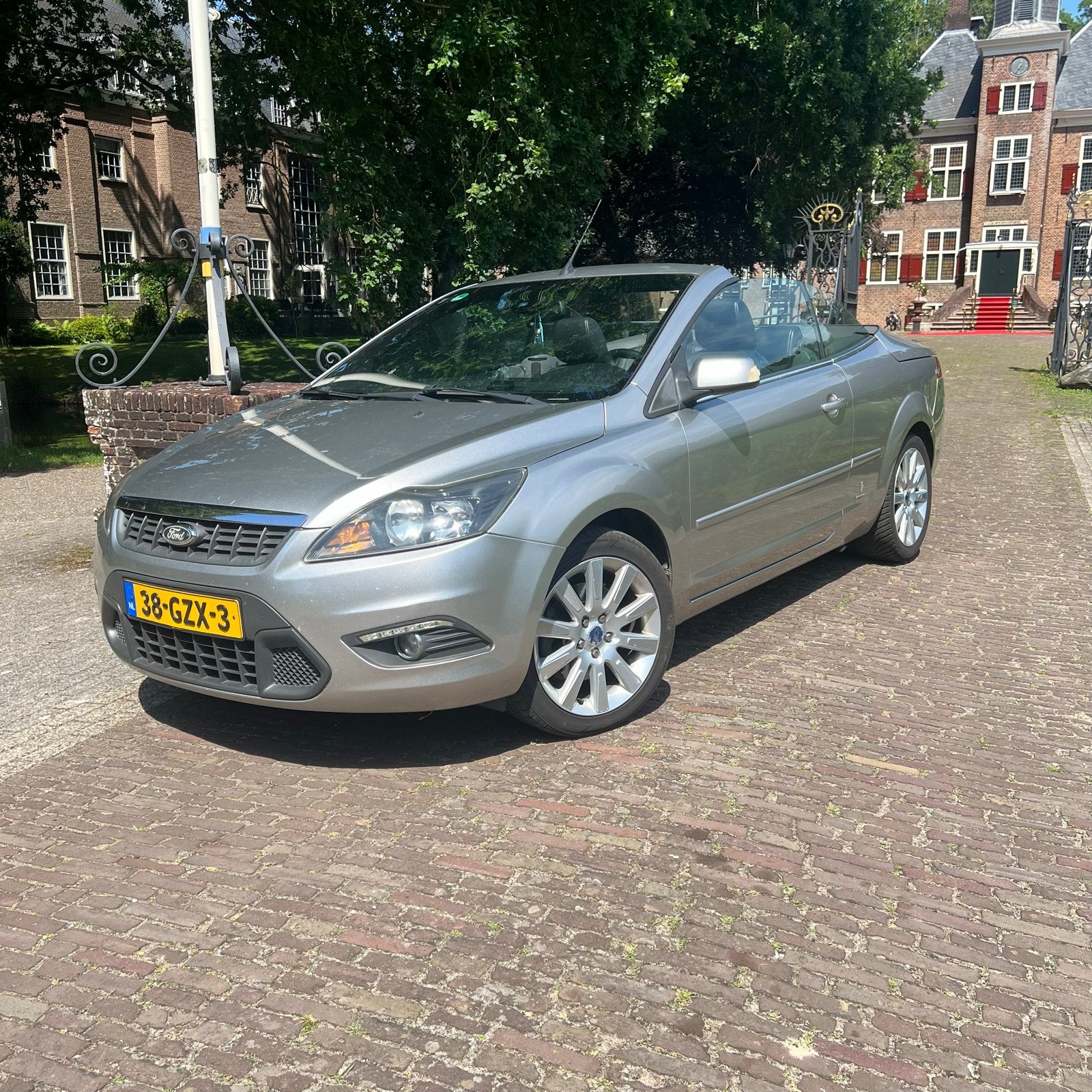 Ford Focus 2.0 107KW CC AUT 2008 Grijs, Auto's, Ford, 145 pk, 1250 kg, 4 cilinders, 4 stoelen