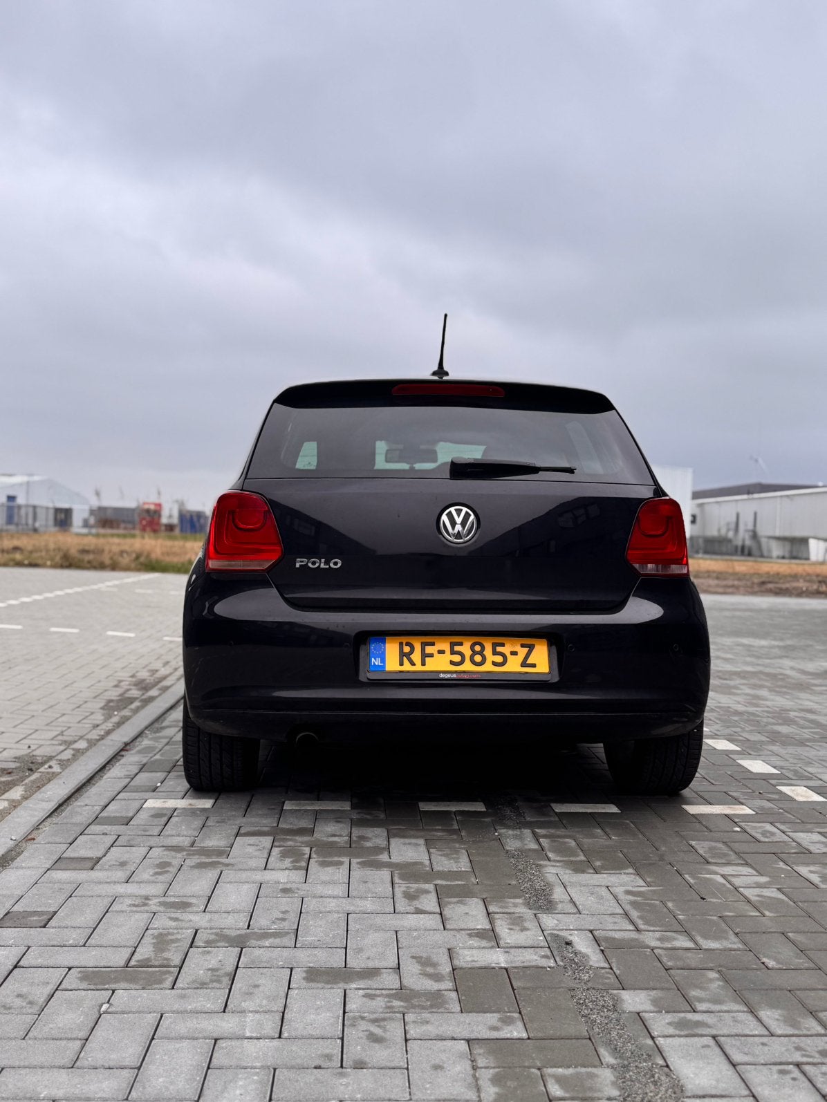 Volkswagen Polo 1.2 TSI 77KW 2010 Zwart, Auto's, Volkswagen, Voorwielaandrijving, 40 €/maand, Zwart, 988 kg
