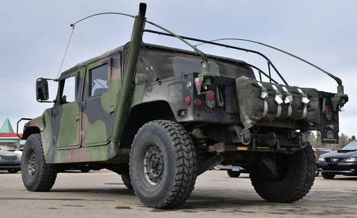 Gezocht humvee hmmwv antenne compleet, Ophalen of Verzenden, Gebruikt
