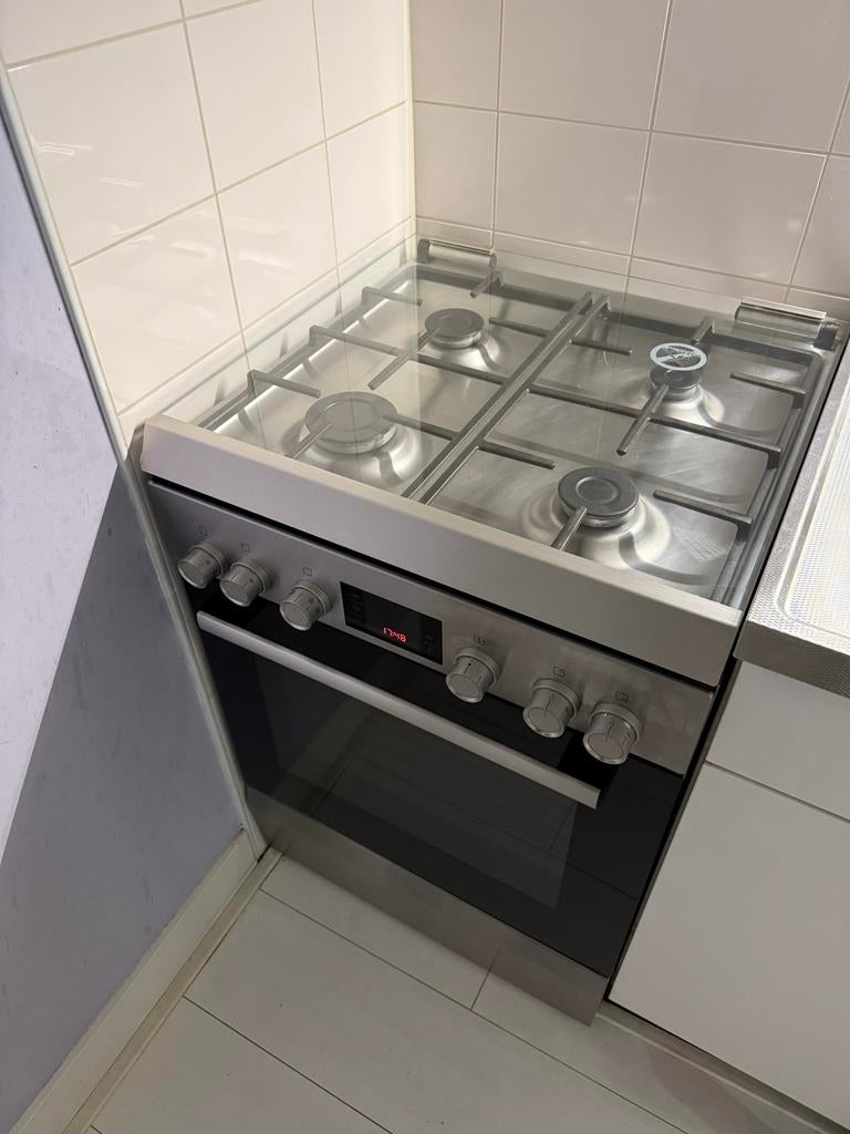 BOSCH GASFORNUIS / OVEN (Energieklasse A), Ophalen, Gebruikt, Grill, 4 kookzones