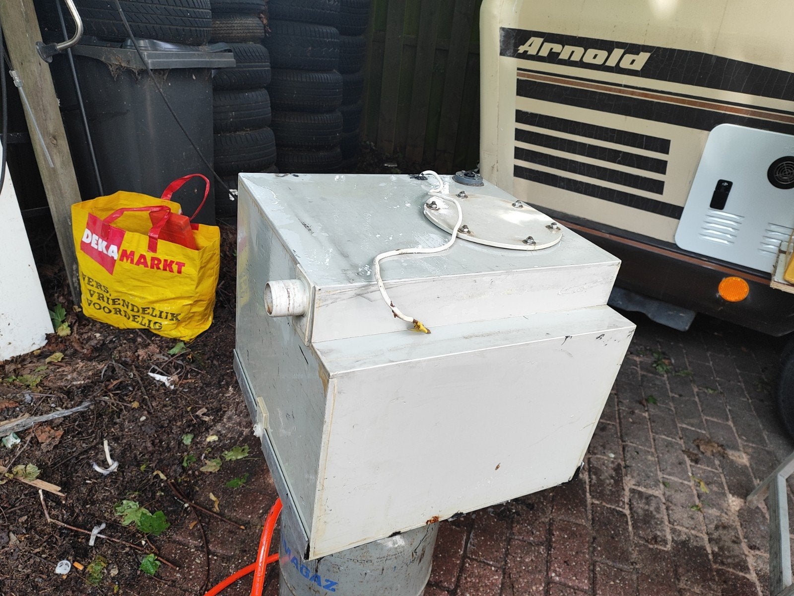 Kunststof watertank met pomp voor boot of camper, Watersport en Boten, Ophalen, Gebruikt, Kombuis en Sanitair