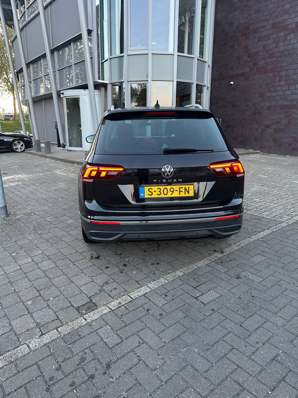 Volkswagen Tiguan 1.5 TSI 150pk DSG 2021 facelift United, Auto's, 1441 kg, 4 cilinders, 150 pk, Zwart