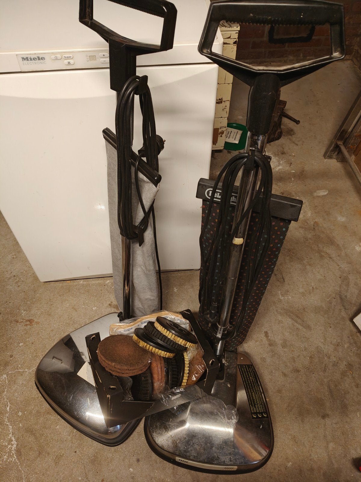 2x met accessoires boenmachines boen machine vloer, Gebruikt, Industriële stofzuiger, Ophalen, Stofzak