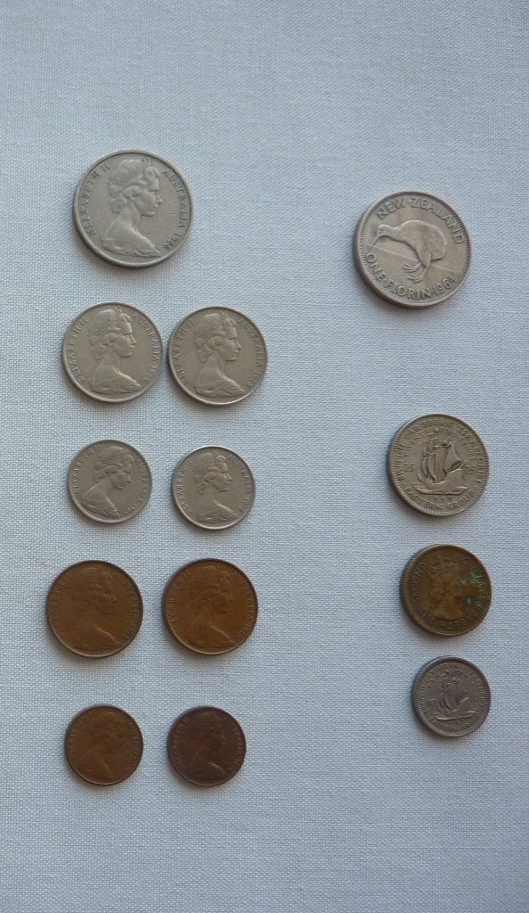13x munt commonwealth Elizabeth II 1959-1970 australie carib, Postzegels en Munten, Verzenden, Overige landen, Losse munt