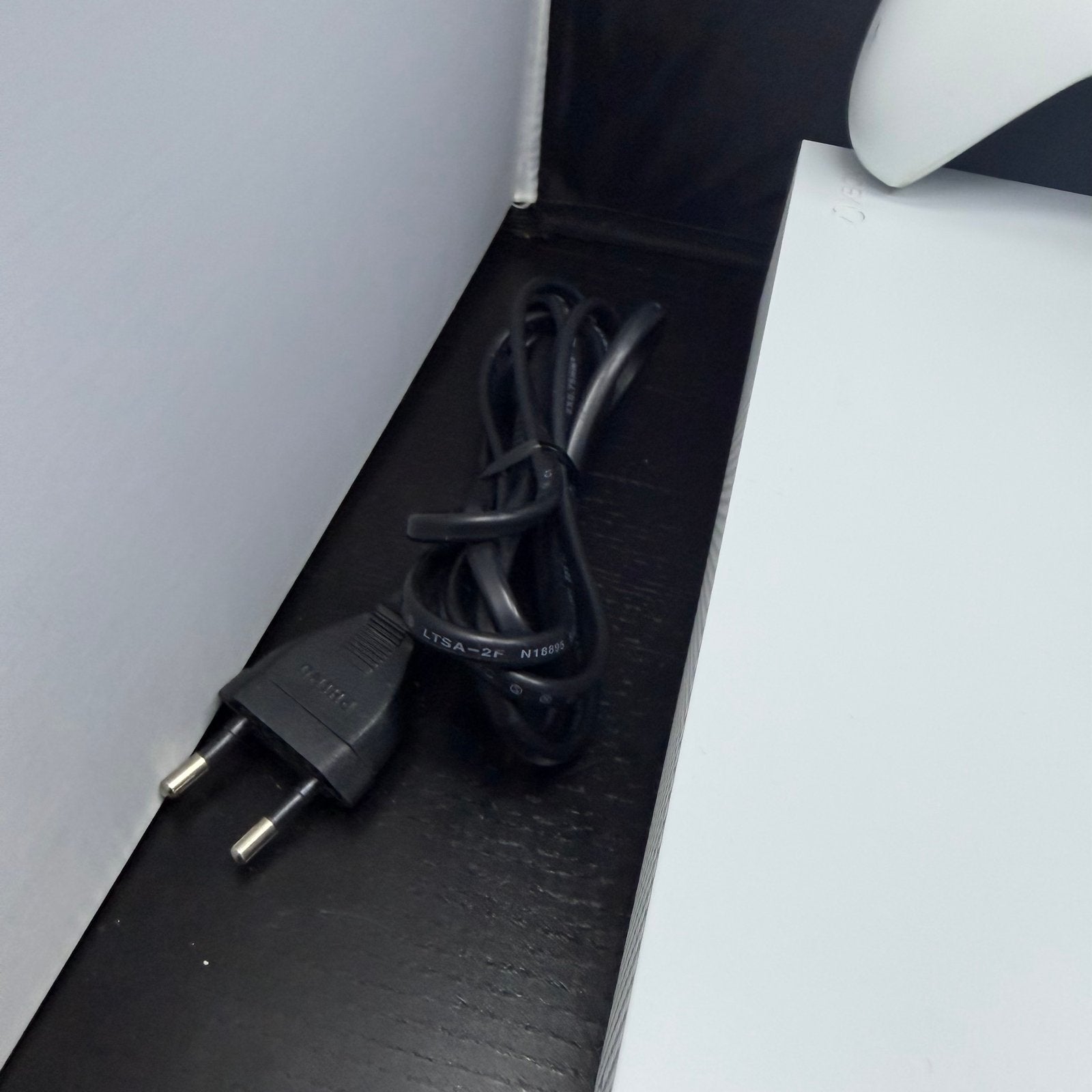 Xbox One S 1TB met controller en kabels, S, Ophalen of Verzenden, Zo goed als nieuw, D