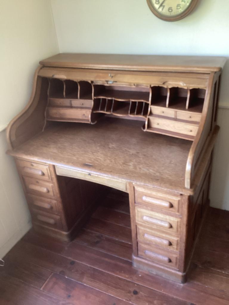 Antiek rolluikbureau - 126x123x81 cm, Huis en Inrichting, Ophalen, Opbergruimte, Gebruikt, Hout