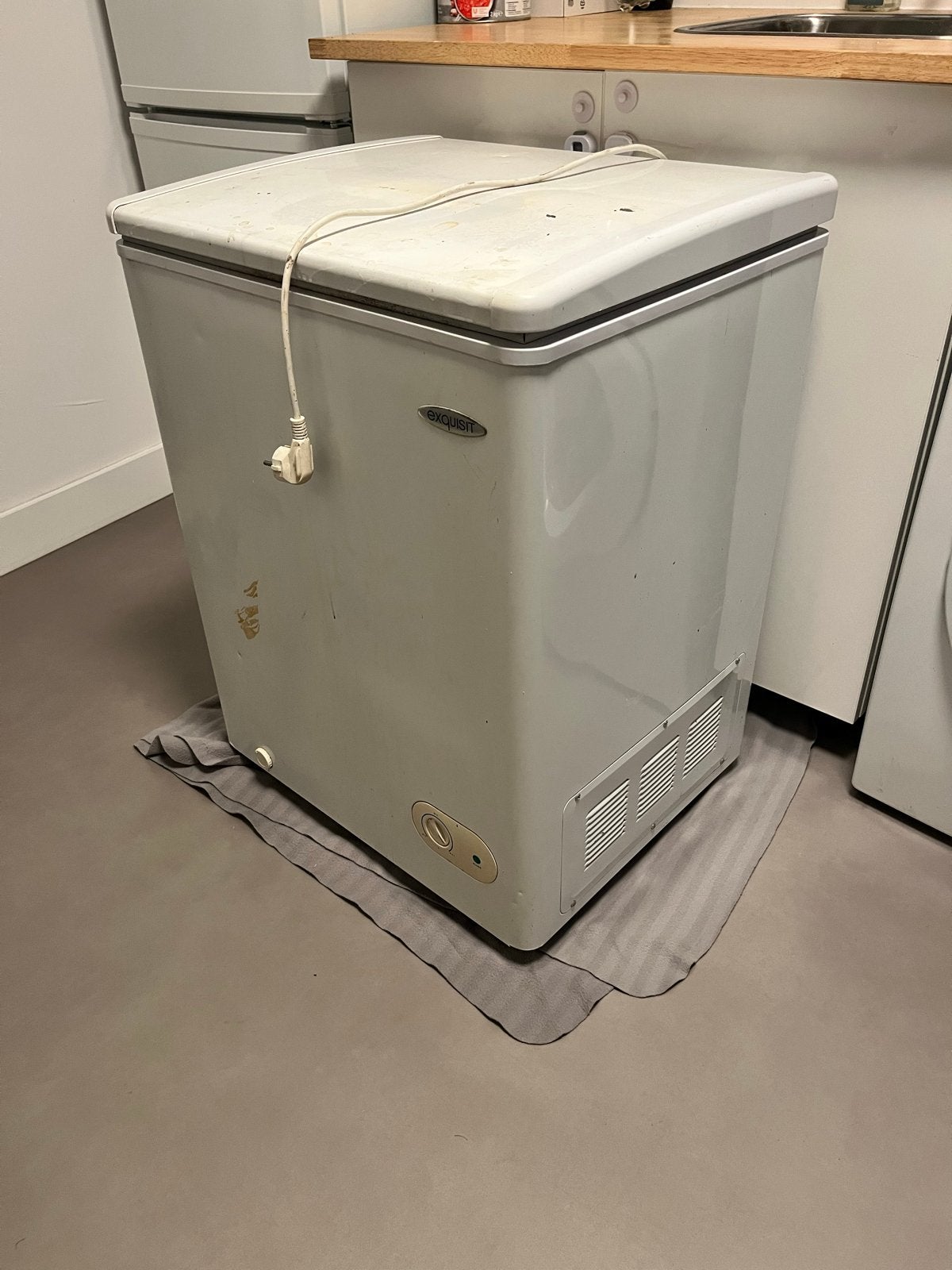 Gebruikte vrieskist - Werkt nog prima, Witgoed en Apparatuur, Vrieskist, Gebruikt, Minder dan 60 cm, Vrijstaand