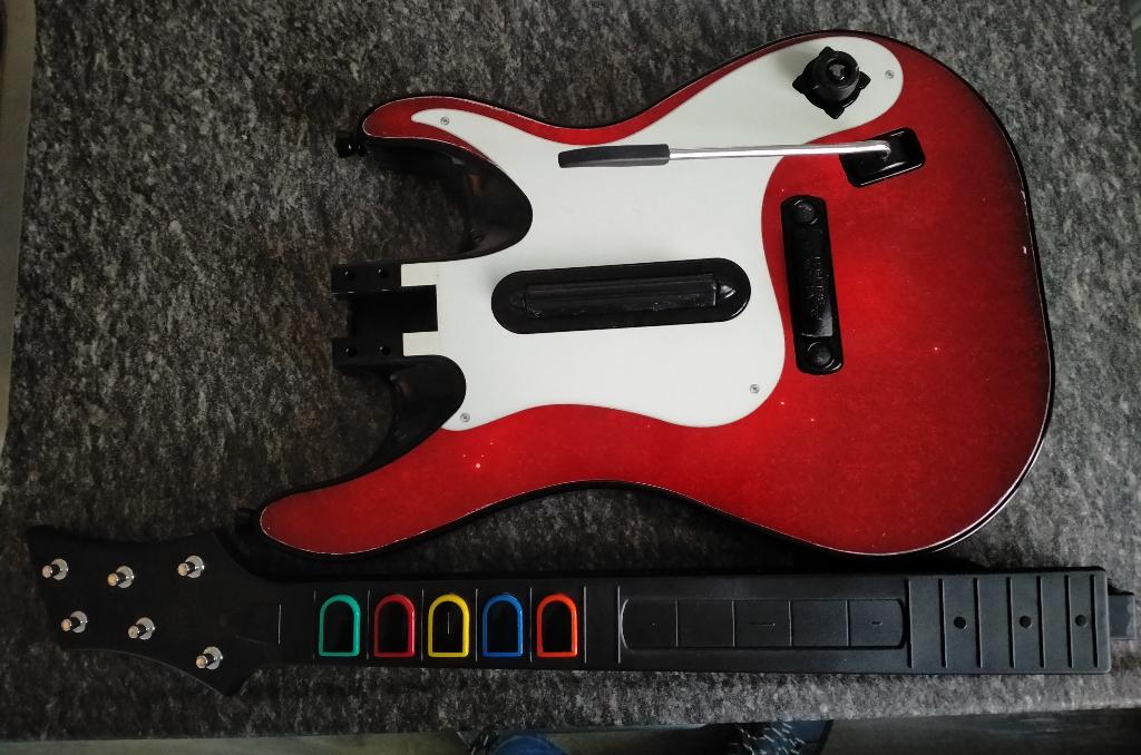 red octane band hero gitaar voor ps2 en ps3, Ophalen, Muziek, Gebruikt, 1 speler