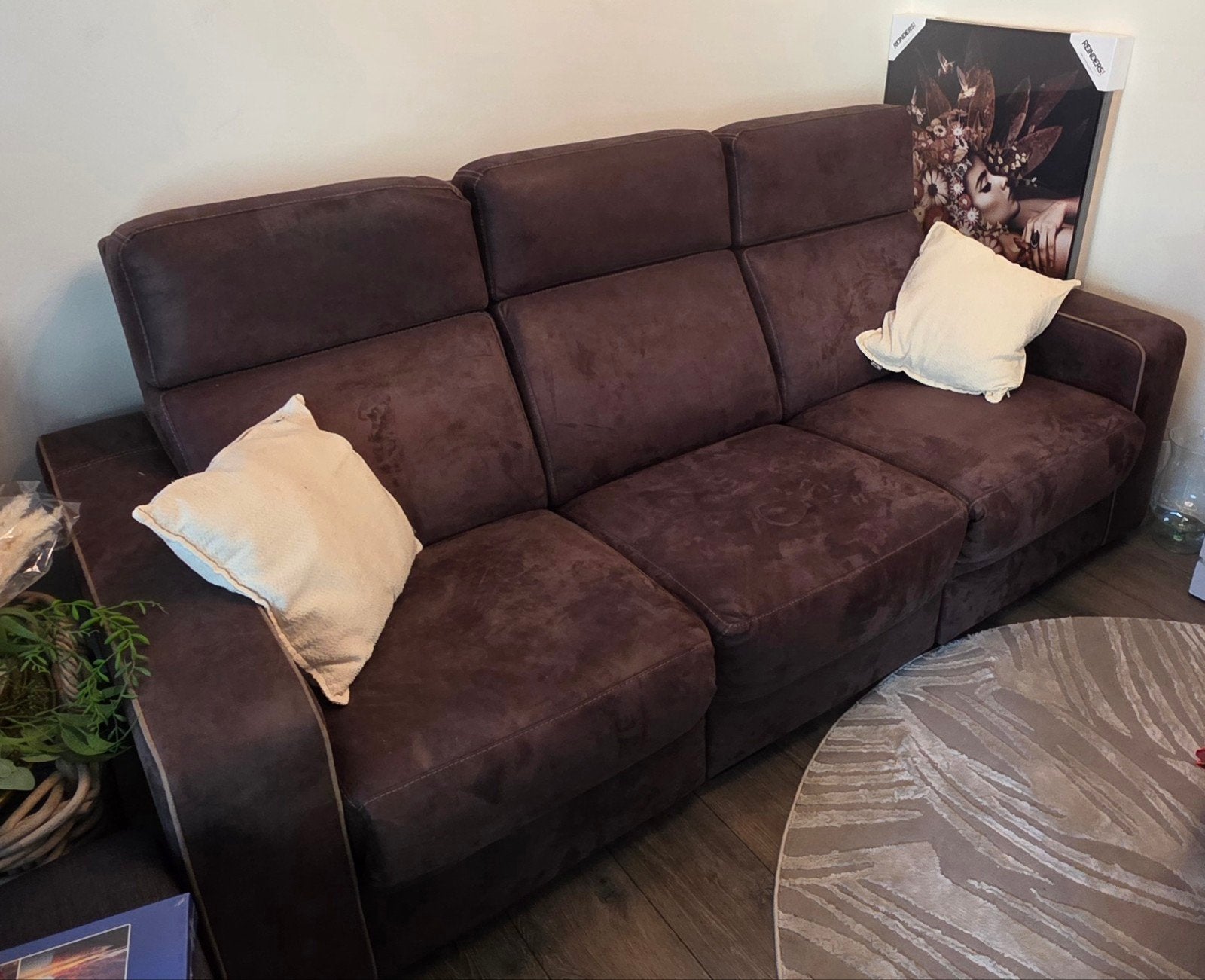 Comfortabele 3-zitsbank Morione uit 2023, Huis en Inrichting, Ophalen, Driepersoons, Zo goed als nieuw, 200 tot 250 cm