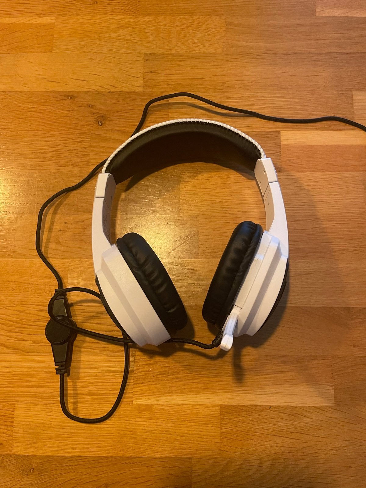 Battletron Gaming Headset - Wit, Bedraad, Overige merken, Gebruikt, Ophalen of Verzenden, Over oor (circumaural)